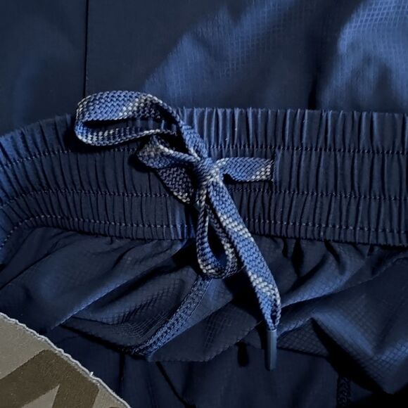 Under Armour Navy Blue Fitted Athletic Shorts - Size XL - Picture 6 of 12